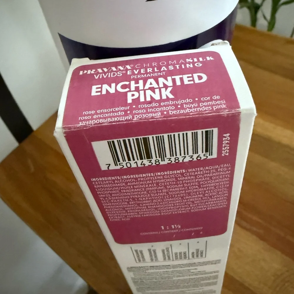 Pravana Zero Lift Creme Developer and Chromasilk Vivids Permanent Hair Color - Picture 3 of 3